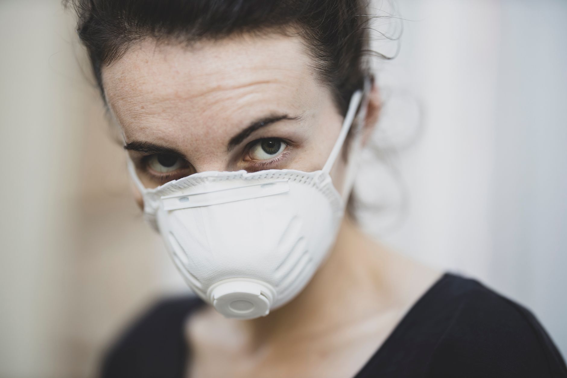 9 Alasan Kenapa Kamu Butuh Masker Anti Polusi di Rumah