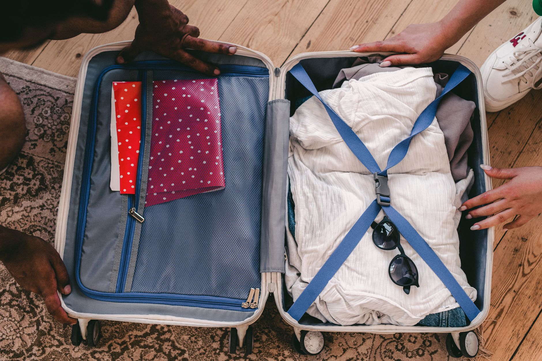 Perbedaan Perlengkapan Travel Lainnya Murah vs Premium, Mana yang Worth It?